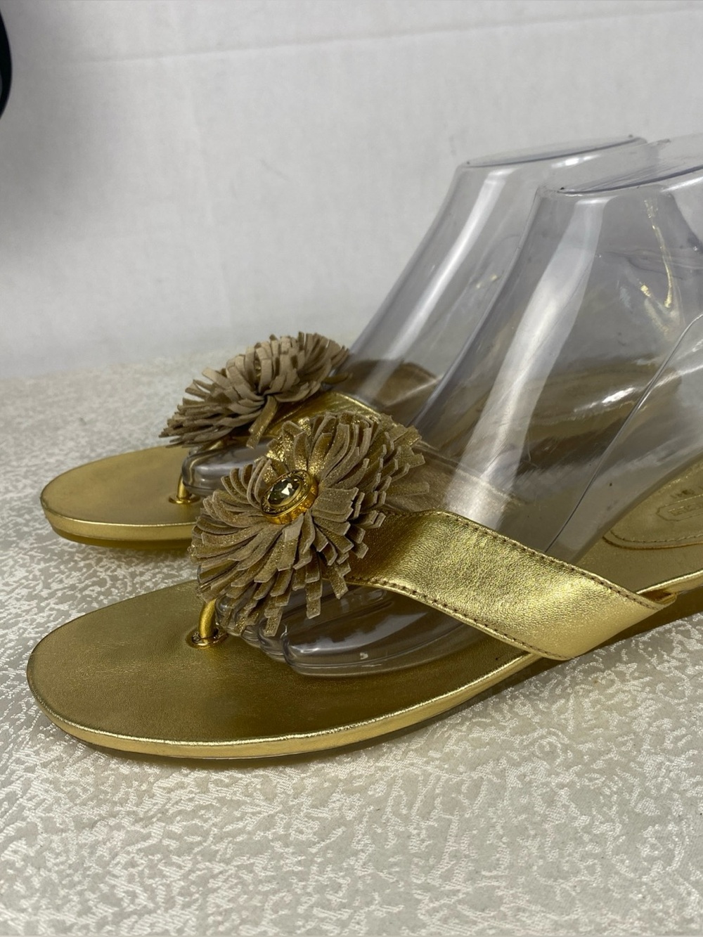 Coach Thong Sandals 7.5 Gold Metallic Tone Flower Rhinestone